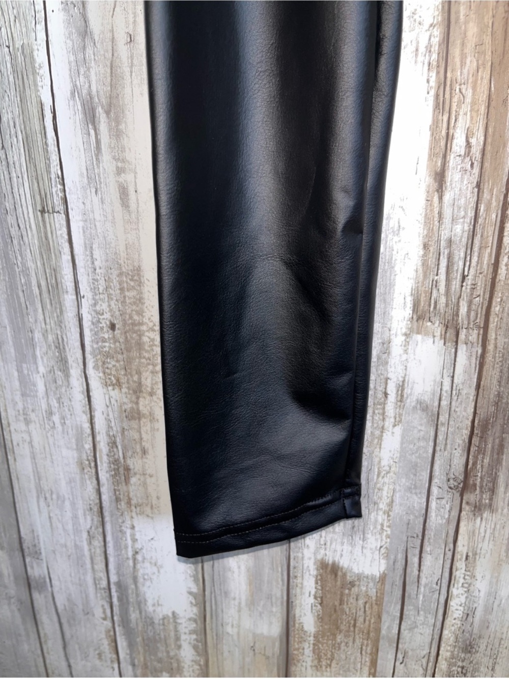 Aerie OFFLINE Real Luxe Faux Leather Leggings Black High Rise NWT Medium - Picture 5 of 7